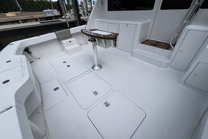 Viking 52 LET IT RAIN - Cockpit