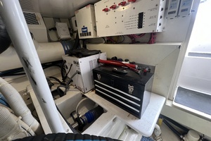 Viking 52 LET IT RAIN - Engine Room