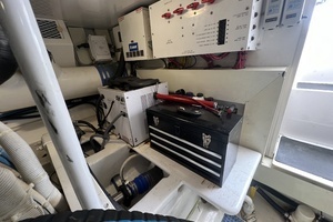 2003 Viking 52 Convertible thumbnail 43