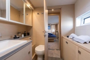 2018 Fountaine Pajot MY 44 thumbnail 17