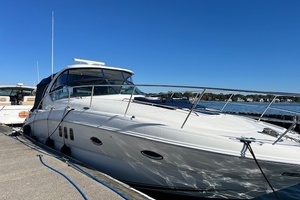 2010 Sea Ray 390 Sundancer thumbnail 1