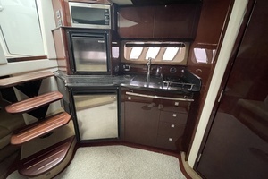 2010 Sea Ray 390 Sundancer thumbnail 14