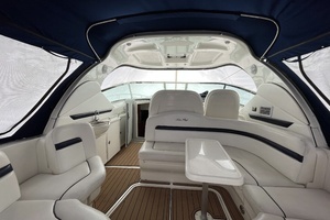 2010 Sea Ray 390 Sundancer thumbnail 3