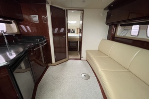 2010 Sea Ray 390 Sundancer thumbnail 13