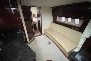 2010 Sea Ray 390 Sundancer thumbnail 12