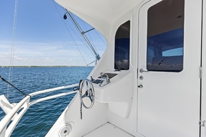 2008 Viking 68 Skybridge 