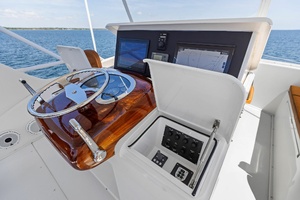 2008 Viking 68 Skybridge 