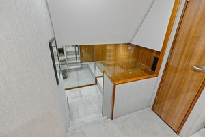 2008 Viking 68 Skybridge 