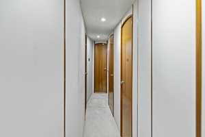 2008 Viking 68 Skybridge 