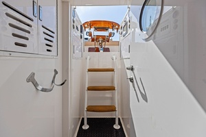 2008 Viking 68 Skybridge 