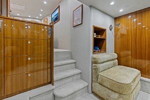 2008 Viking 68 Skybridge 