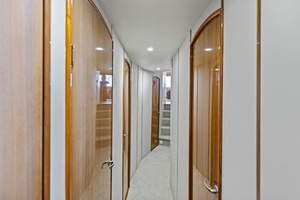 2008 Viking 68 Skybridge 