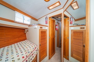 1987 Grand Banks 47 motoryacht thumbnail 74