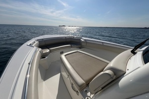 28ft Boston Whaler Yacht For Sale