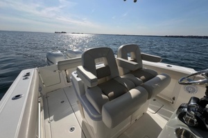 28ft Boston Whaler Yacht For Sale