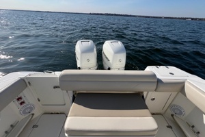 28ft Boston Whaler Yacht For Sale