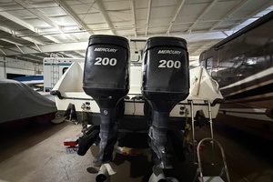 2001 Boston Whaler 26 Conquest thumbnail 9