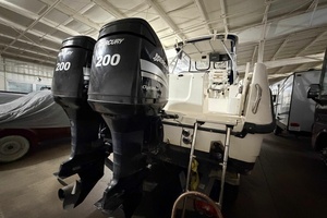 2001 Boston Whaler 26 Conquest thumbnail 10