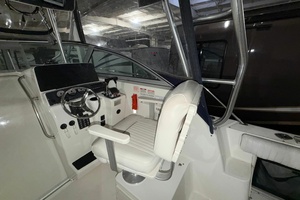 2001 Boston Whaler 26 Conquest thumbnail 20