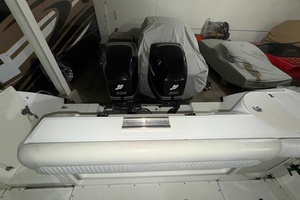 2001 Boston Whaler 26 Conquest thumbnail 13