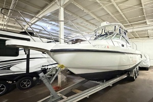 2001 Boston Whaler 26 Conquest thumbnail 1