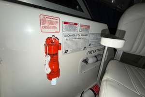 2001 Boston Whaler 26 Conquest thumbnail 26