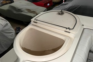2001 Boston Whaler 26 Conquest thumbnail 14