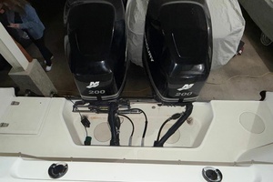2001 Boston Whaler 26 Conquest thumbnail 11