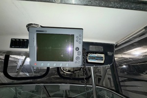 2001 Boston Whaler 26 Conquest thumbnail 23