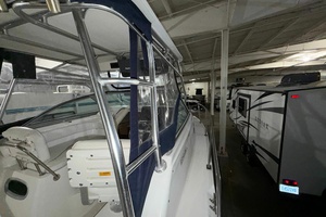 2001 Boston Whaler 26 Conquest thumbnail 33