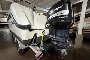 2001 Boston Whaler 26 Conquest thumbnail 8