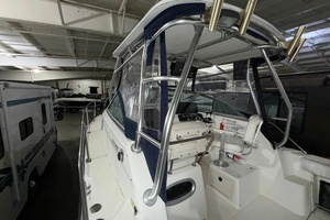 2001 Boston Whaler 26 Conquest thumbnail 34