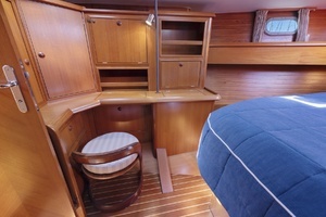 2001 Jeanneau thumbnail 47