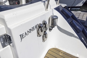 2001 Jeanneau thumbnail 15