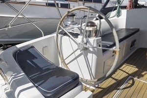 2001 Jeanneau thumbnail 11