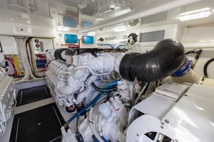 2018 52 Viking Sport Tower Wild Eagle Engine Room (6)