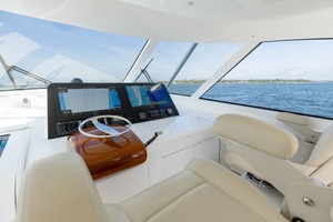 2018 52 Viking Sport Tower Wild Eagle Helm Deck (5)