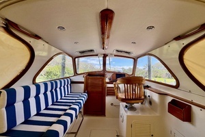 1995 Hinckley Picnic Boat 36 Classic thumbnail 17