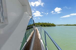 RADIO WAVES 55ft Azimut Yacht For Sale