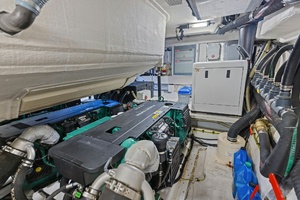 RADIO WAVES 55ft Azimut Yacht For Sale