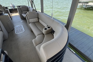 21ft Bennington Yacht For Sale