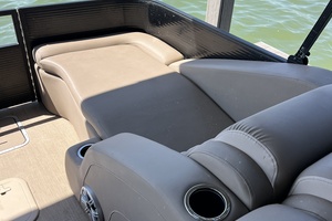 21ft Bennington Yacht For Sale