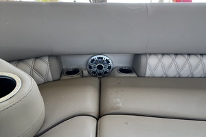 21ft Bennington Yacht For Sale