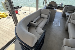 21ft Bennington Yacht For Sale