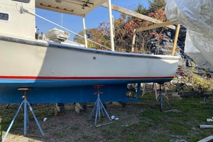 SPRAY 27ft Nauset Yacht For Sale