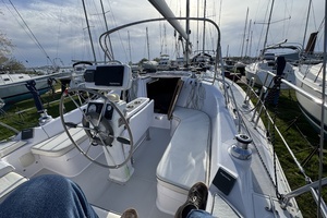 2019 Catalina 315 thumbnail 7