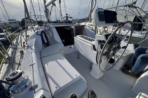2019 Catalina 315 thumbnail 8