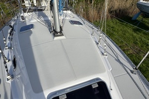 2019 Catalina 315 thumbnail 21
