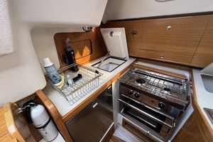 2019 Catalina 315 thumbnail 31