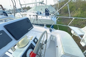 2019 Catalina 315 thumbnail 10